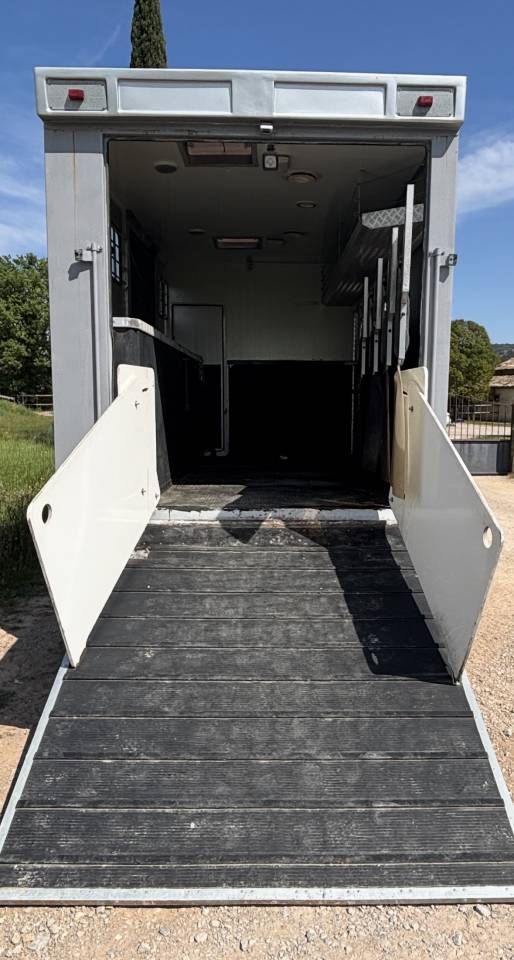 PL 5 places avec bel appartement 