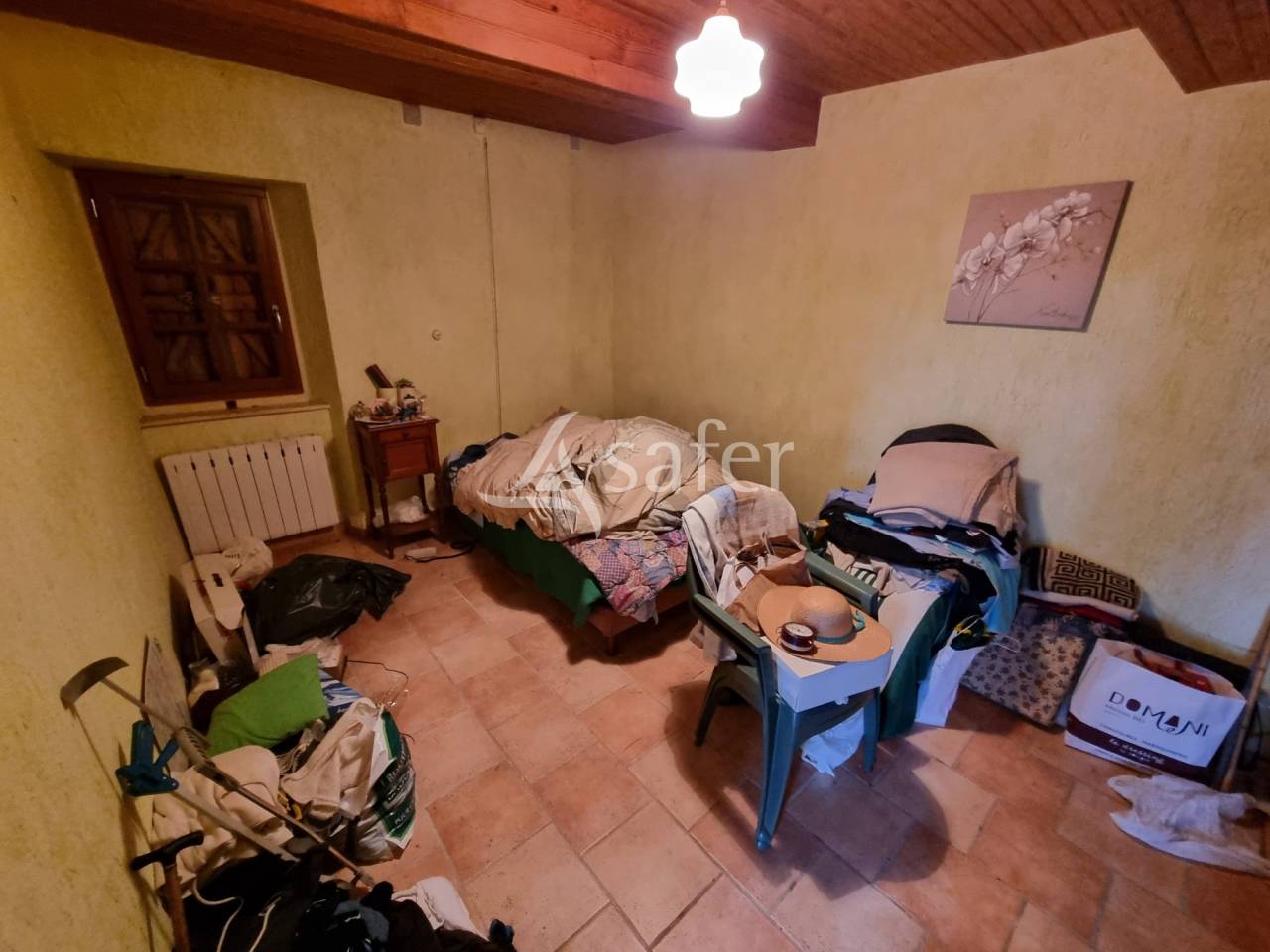 Habitation et d&eacute;pendances agricoles sur 21 hectares - Proche To