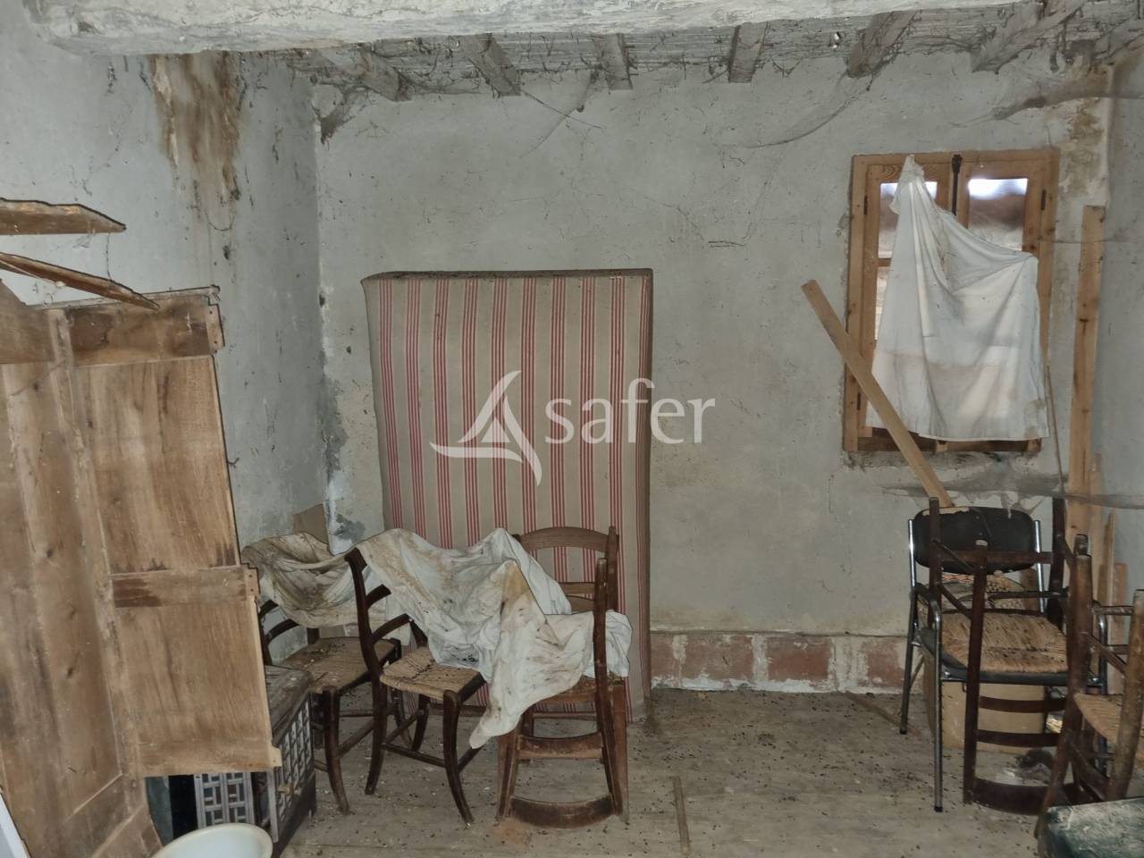 Habitation et d&eacute;pendances agricoles sur 21 hectares - Proche To