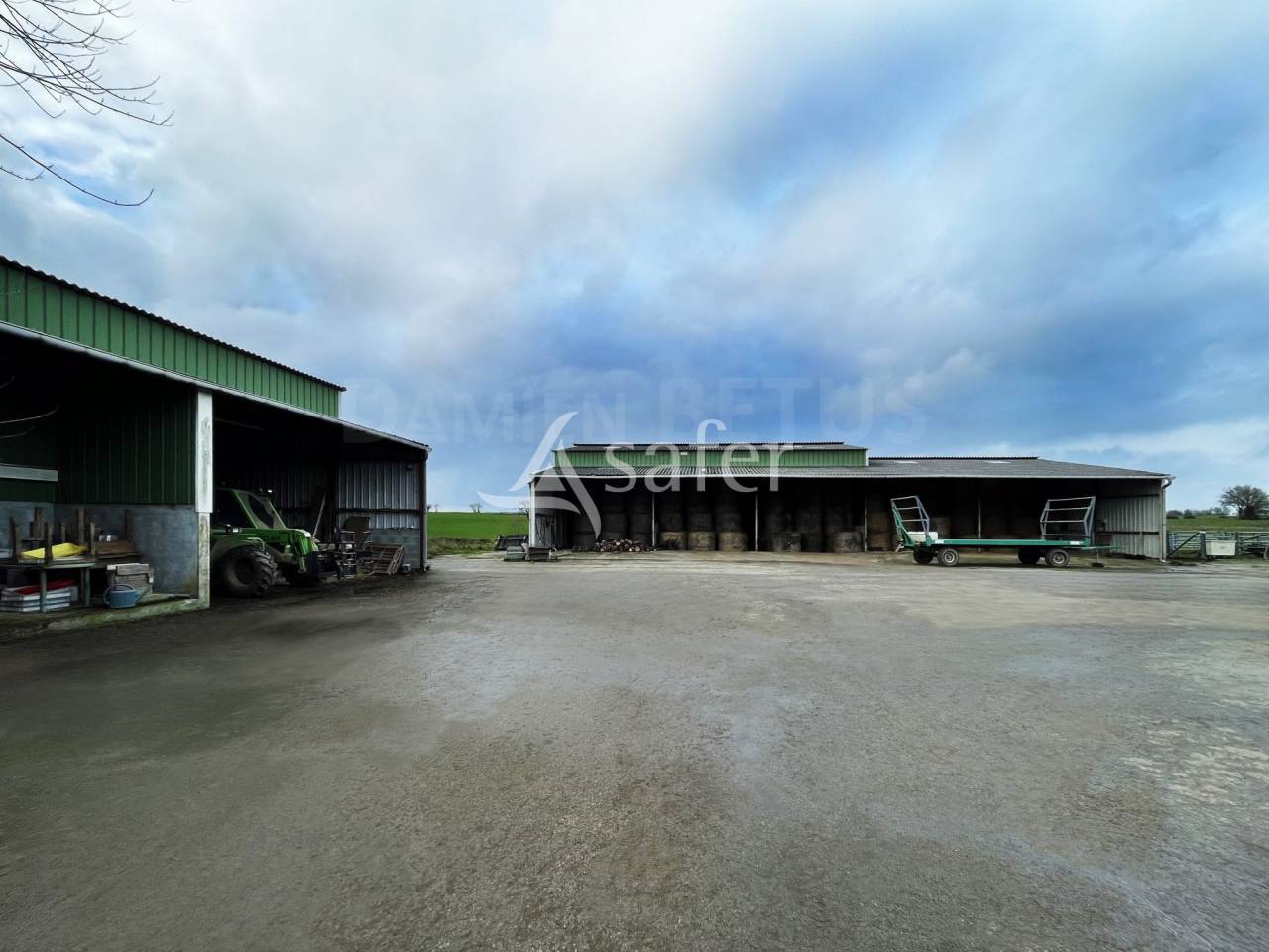 Exploitation Caprine + transformation &agrave; la ferme