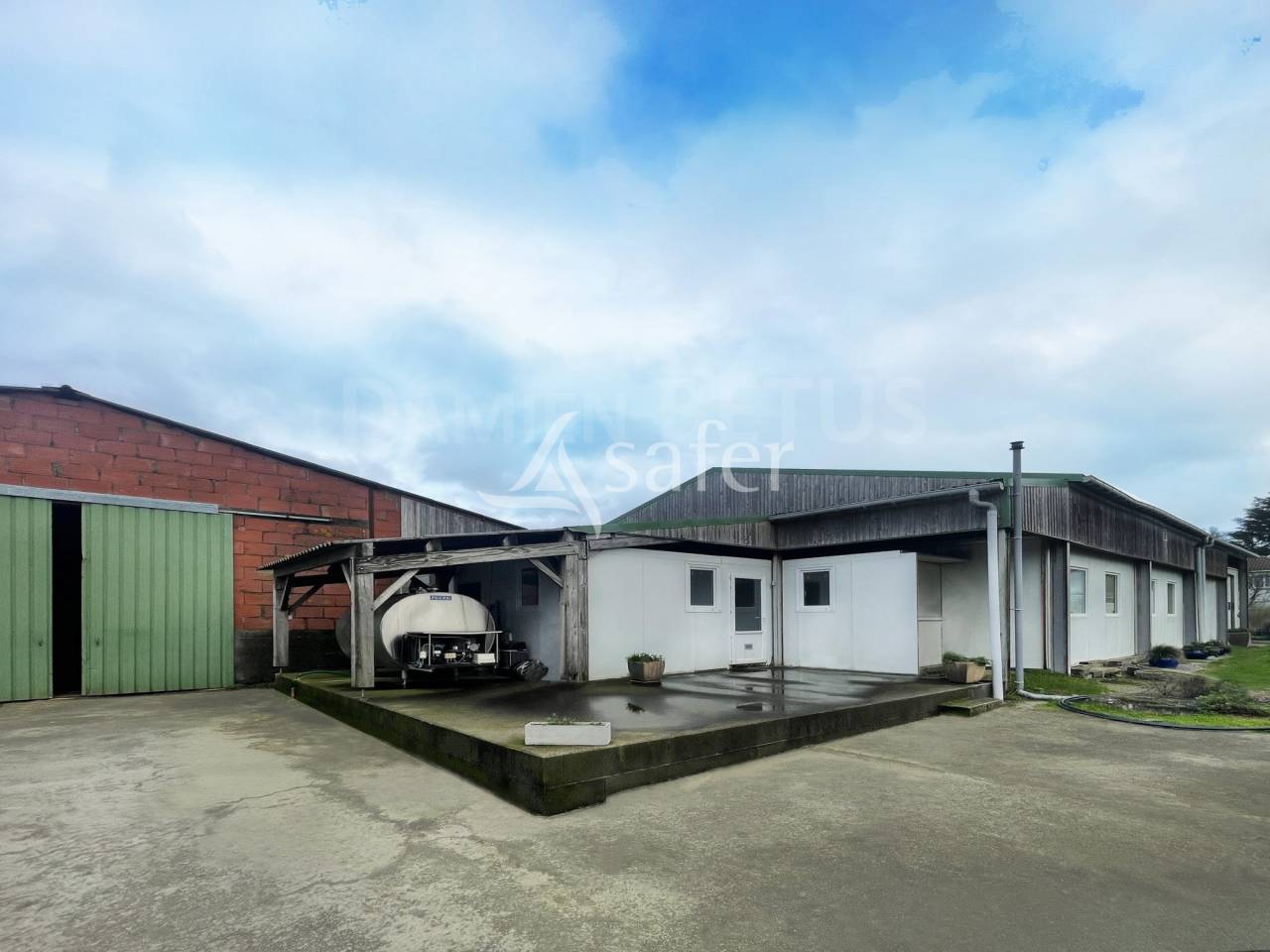 Exploitation Caprine + transformation &agrave; la ferme