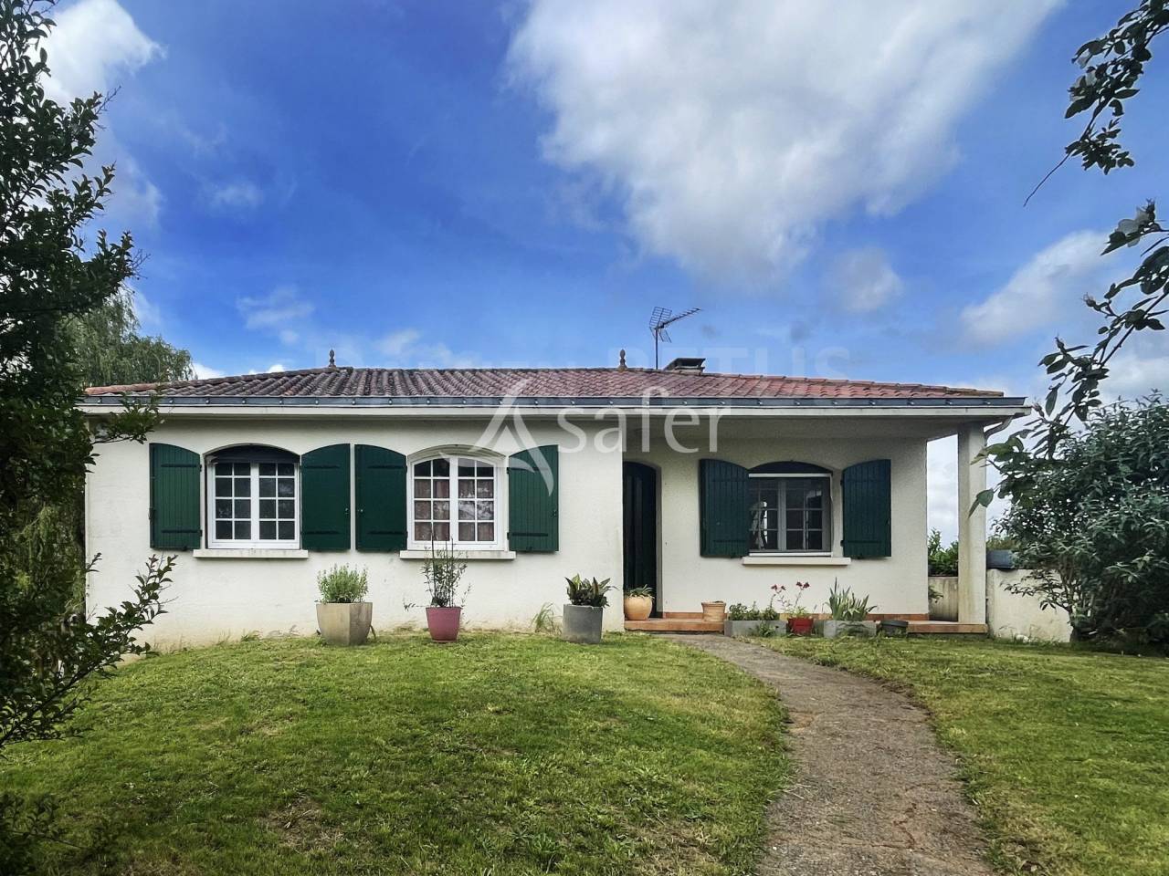 Exploitation Caprine + transformation &agrave; la ferme