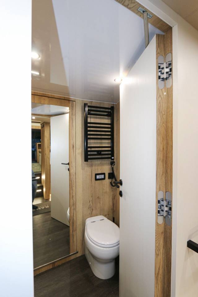 &Agrave; vendre : Camion Volvo 5 chevaux 560cv - full options