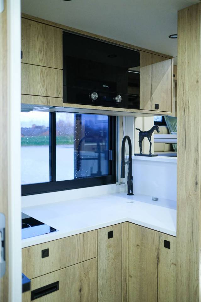 &Agrave; vendre : Camion Volvo 5 chevaux 560cv - full options