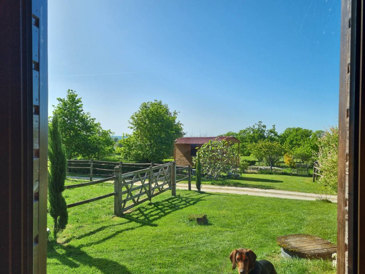 Propri&eacute;t&eacute; &eacute;questre , maison, barn , carri&egrave;re couverte.