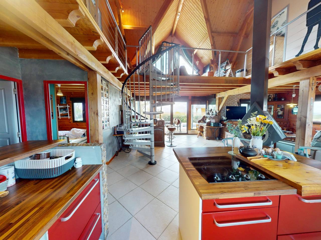 Propri&eacute;t&eacute; &eacute;questre , maison, barn , carri&egrave;re couverte.