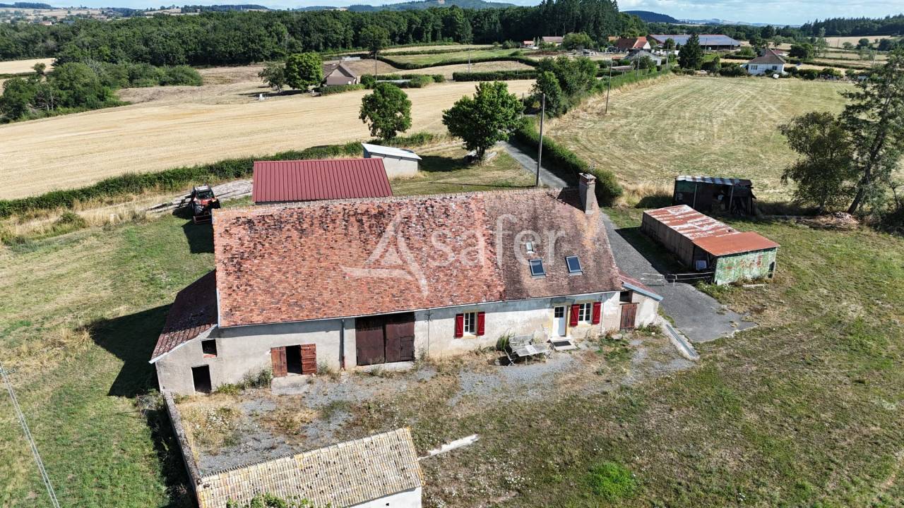 Charmante fermette isol&eacute;e secteur Gueugnon