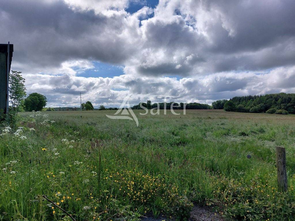 Ensemble b&acirc;ti avec environ 21,19 ha de foncier